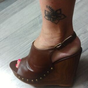 Brown shoe wedges